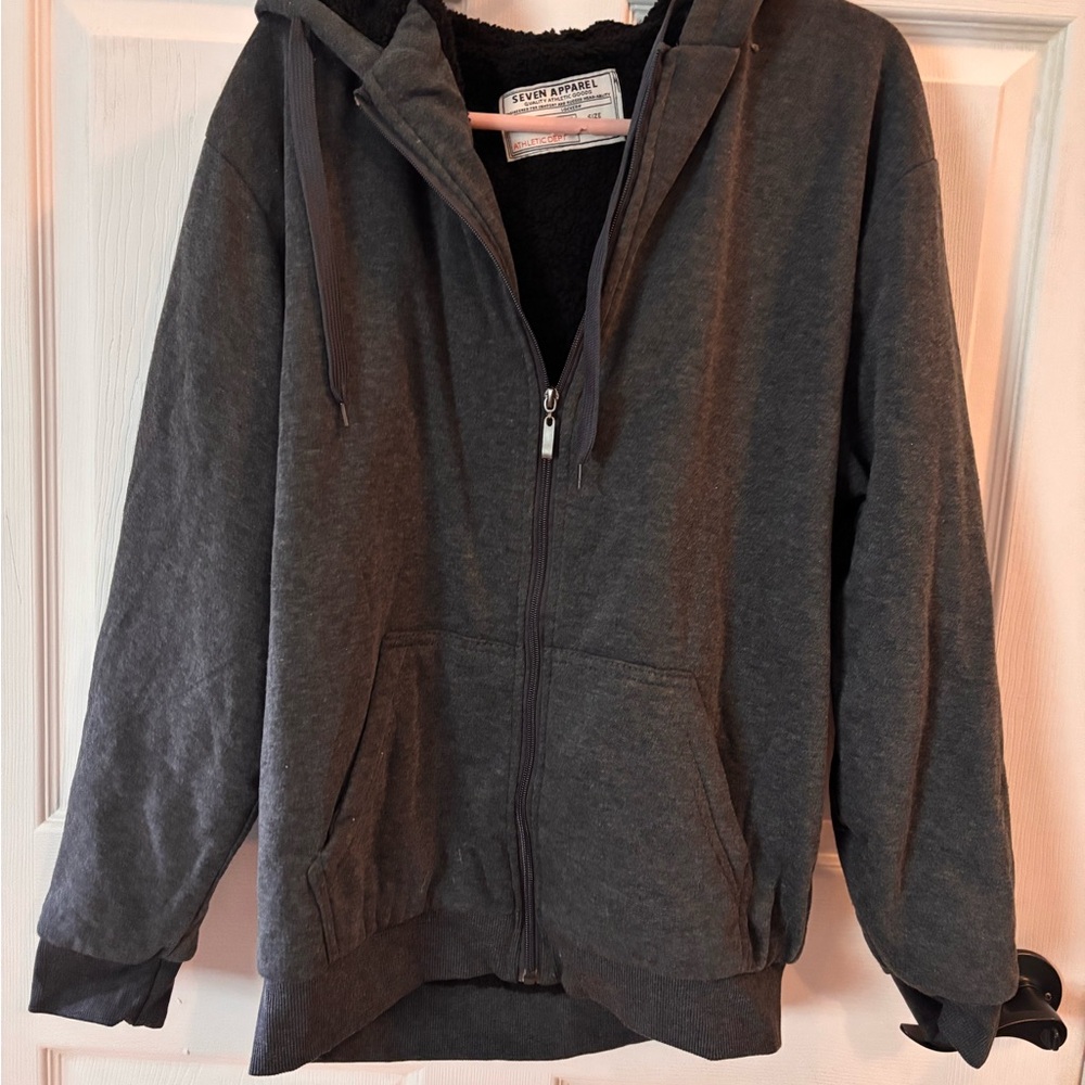 Seven Apparel Men's Gray Hoodie